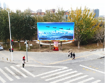 商南户外大屏广告投放要点。